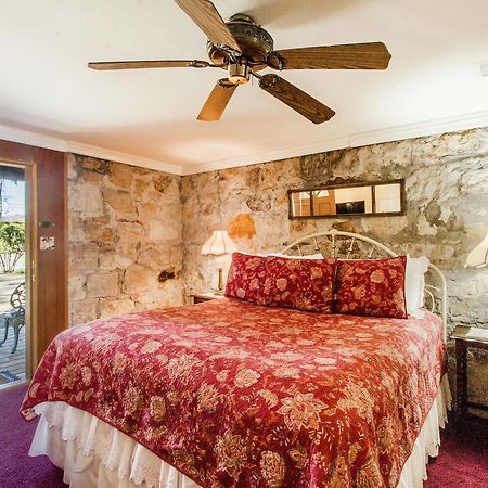 Shady Oaks Country Inn St. Helena Exterior photo
