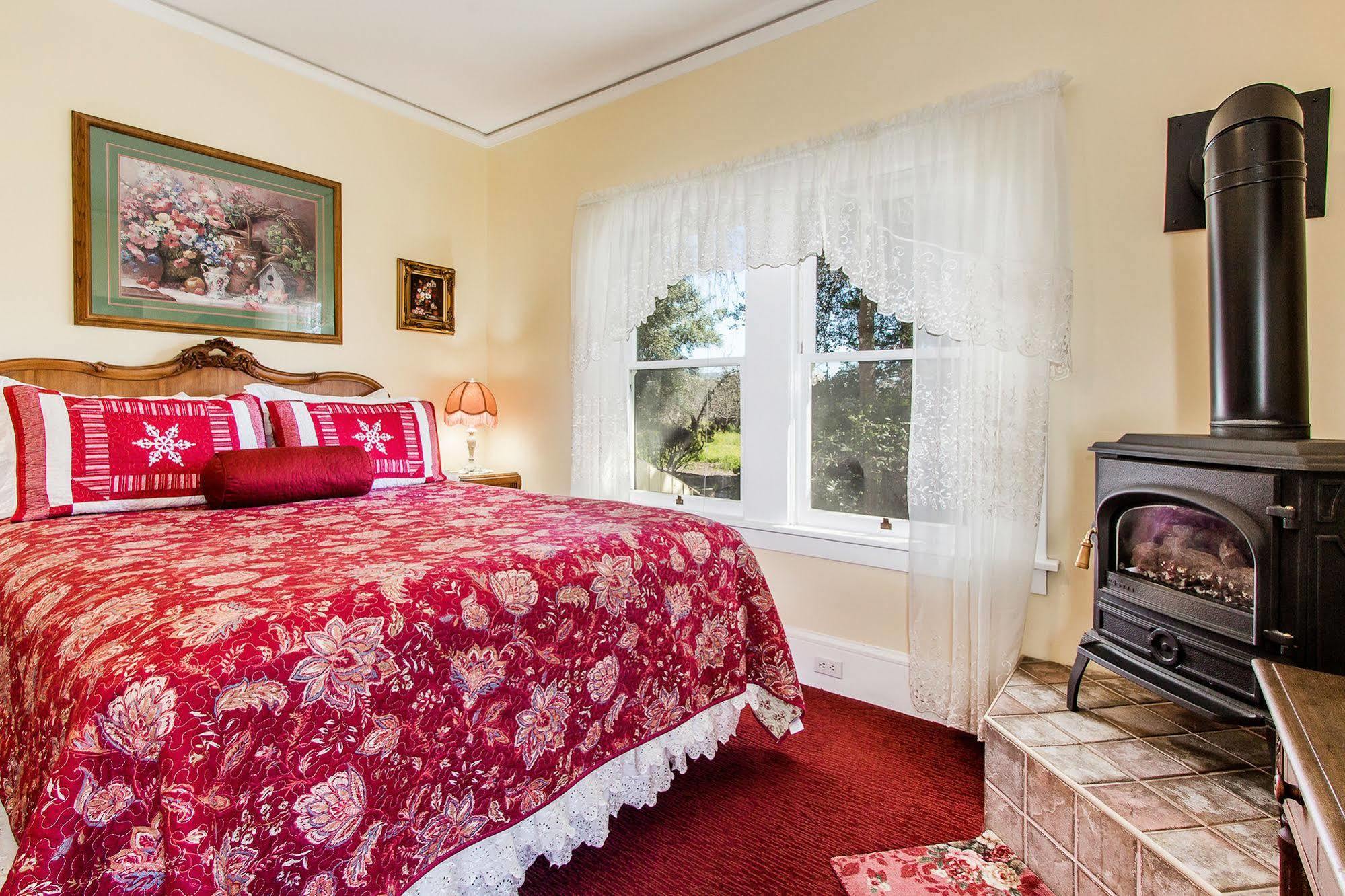 Shady Oaks Country Inn St. Helena Exterior photo