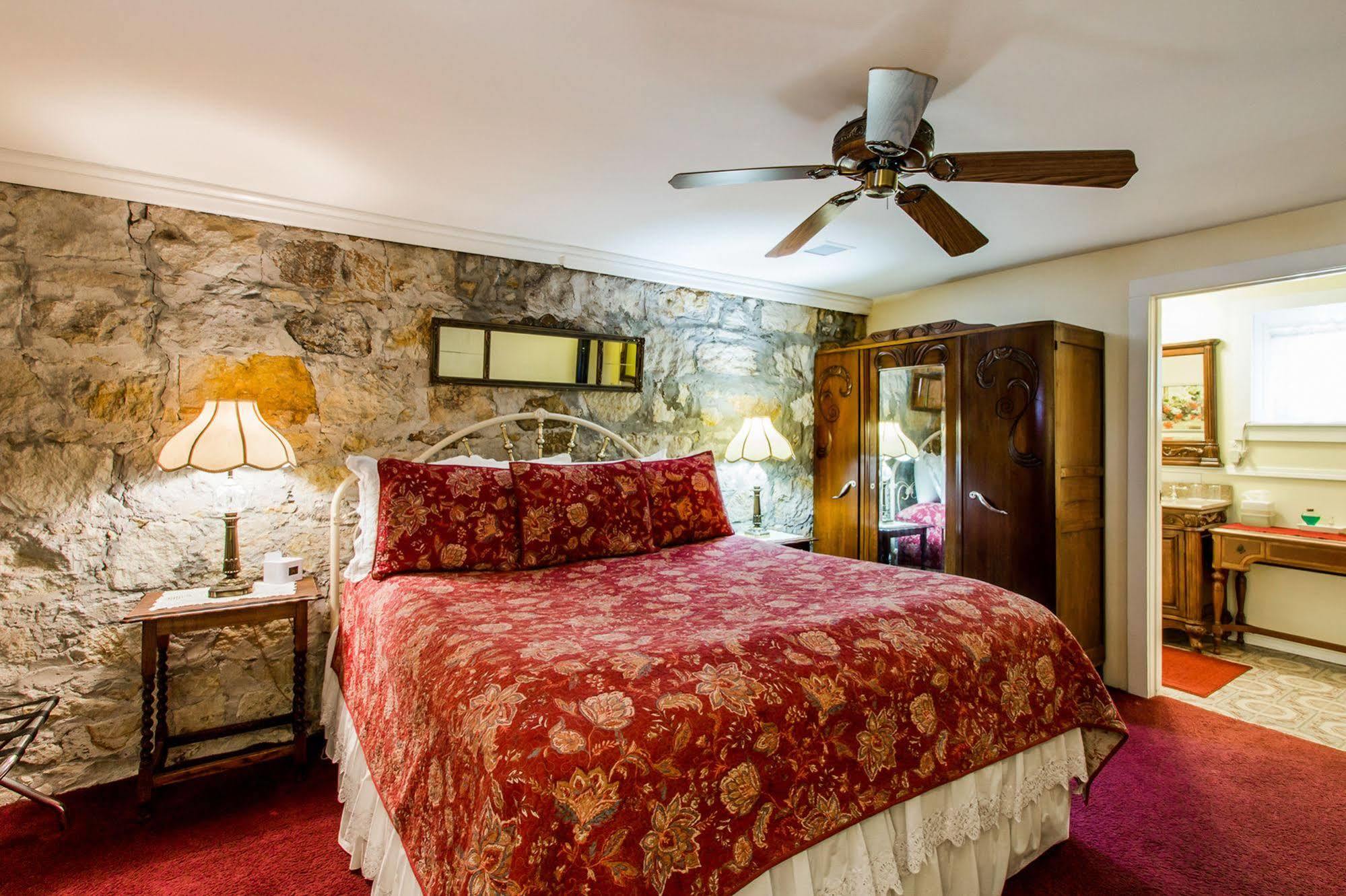 Shady Oaks Country Inn St. Helena Exterior photo